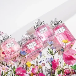 Miss Miss Rose N'Roses><noscript><img width=